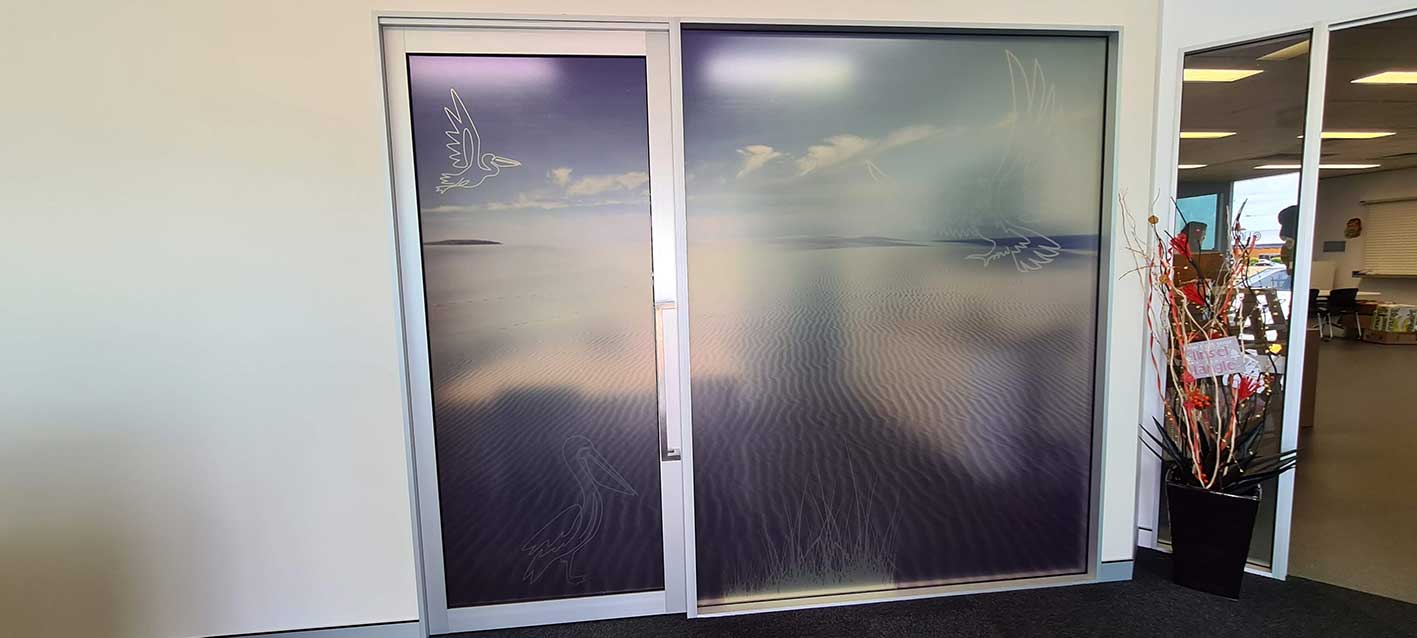 one-way-vision-printed-installed-hervey-bay-fraser-coast-office-windows-beach-scene